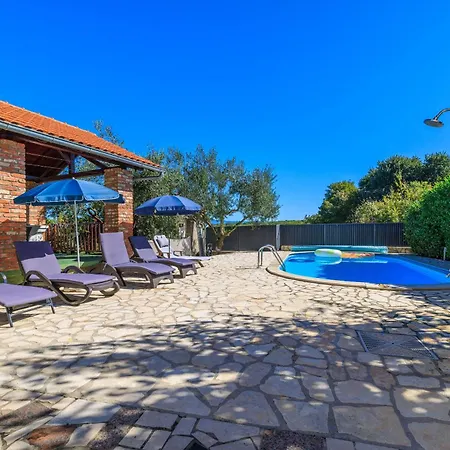 House Marija アパート